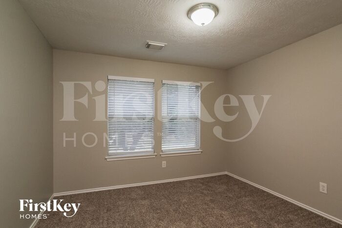 Building Photo - 8002 Echinacea Dr