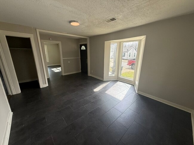 Building Photo - 2626 Whitman Ave