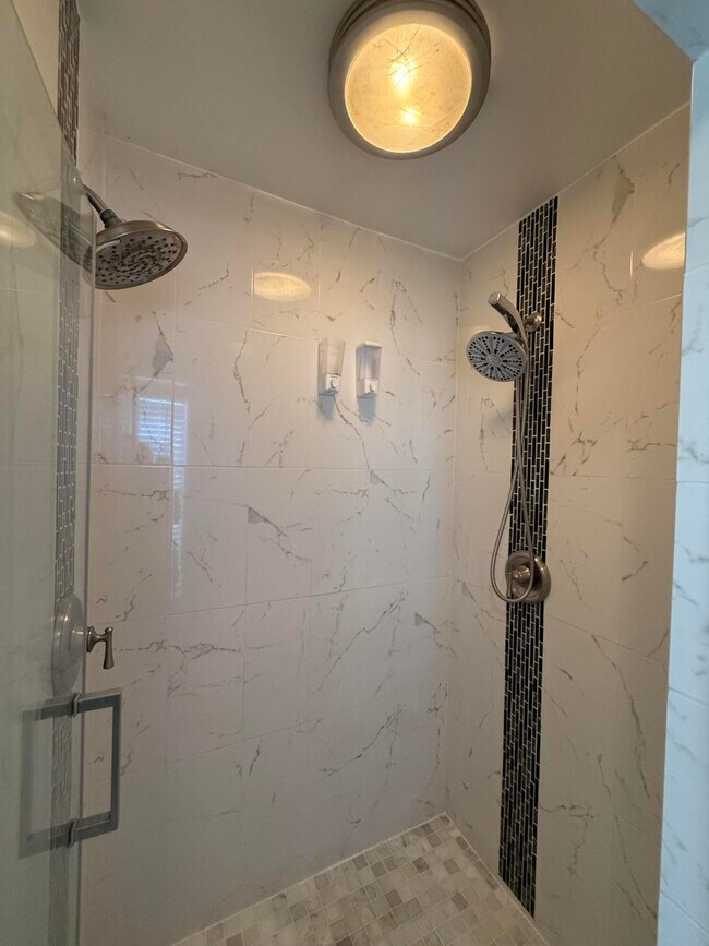 Building Photo - 1925 SW Libra Ln