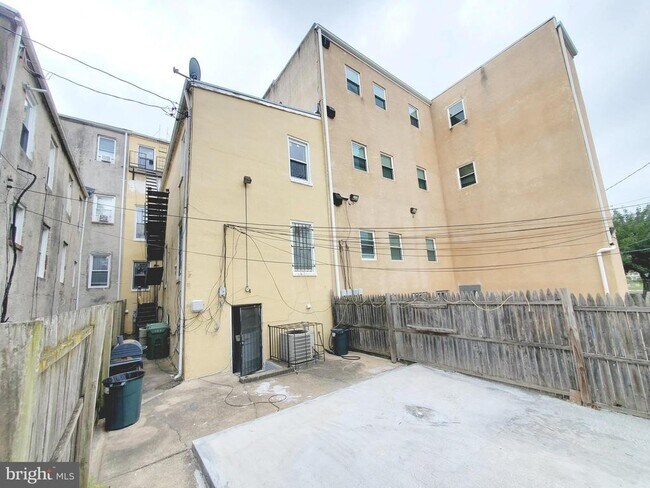 Building Photo - 1131 N Gilmor St