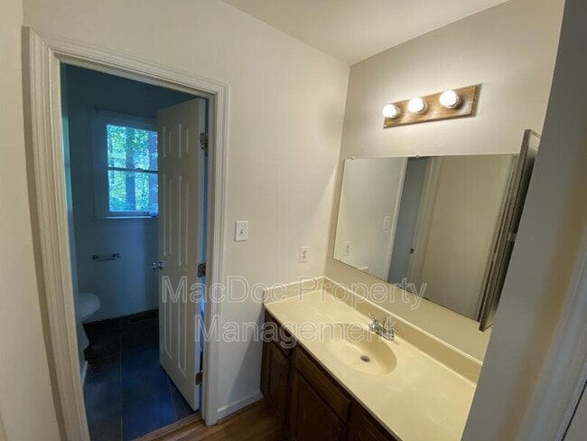 Building Photo - 507 Montgomery Dr