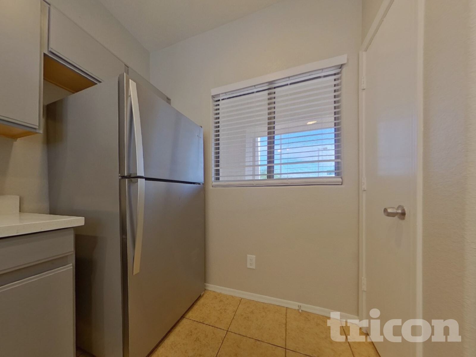 Building Photo - 83 5th Ave W