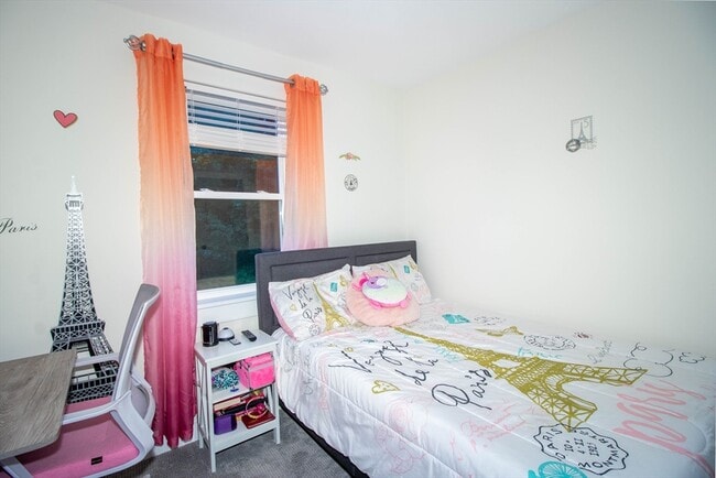 Building Photo - 5 Morse Ave