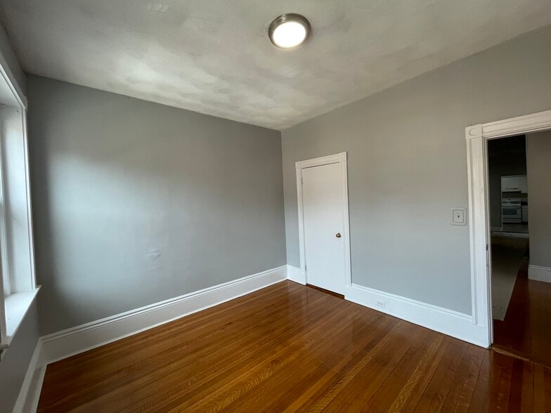 Building Photo - 11 Park