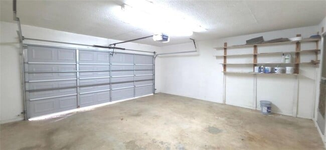 Building Photo - 2866 Manor Ct