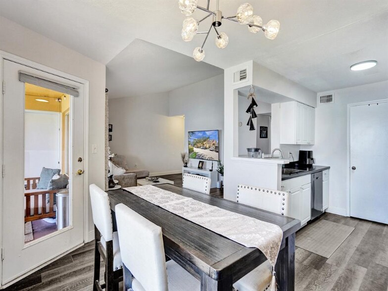 Building Photo - 2351 NW 33rd St