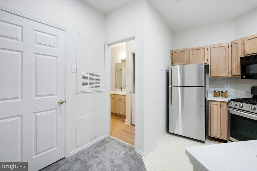 Building Photo - 4405 Sedgehurst Dr