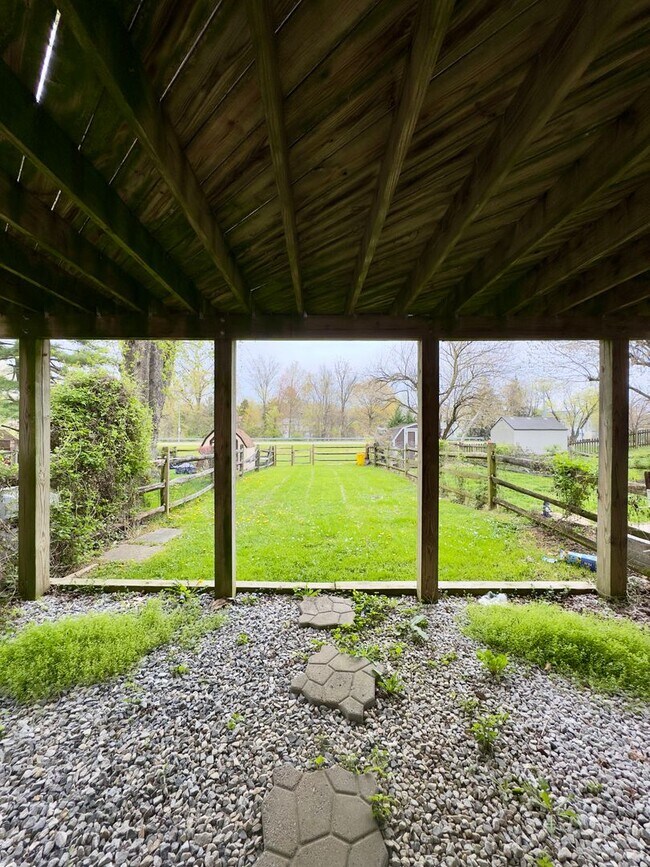 Building Photo - Charming 3 Bedroom/2 Full Bath/2 Half Bath Townhome in Parkville, MD!