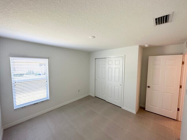 Building Photo - 40 Wellham Ln