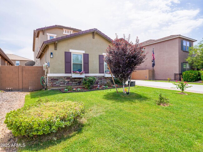 Building Photo - 761 W Desert Hollow Dr