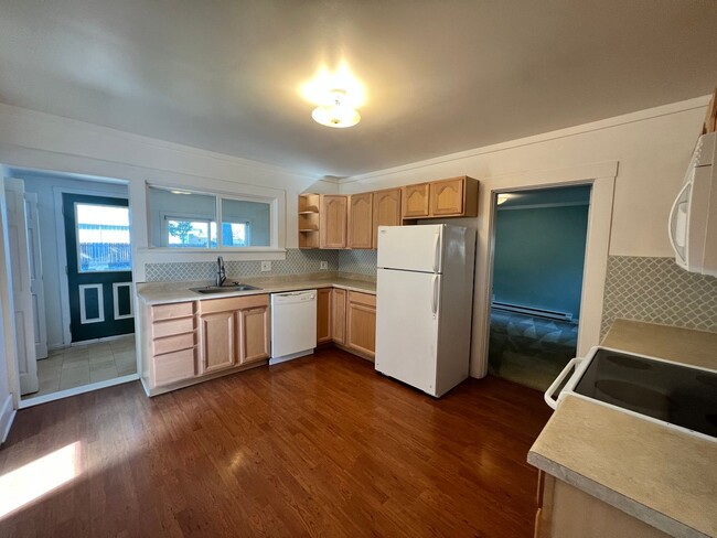 Building Photo - Charming Home near Downtown Ellensburg!