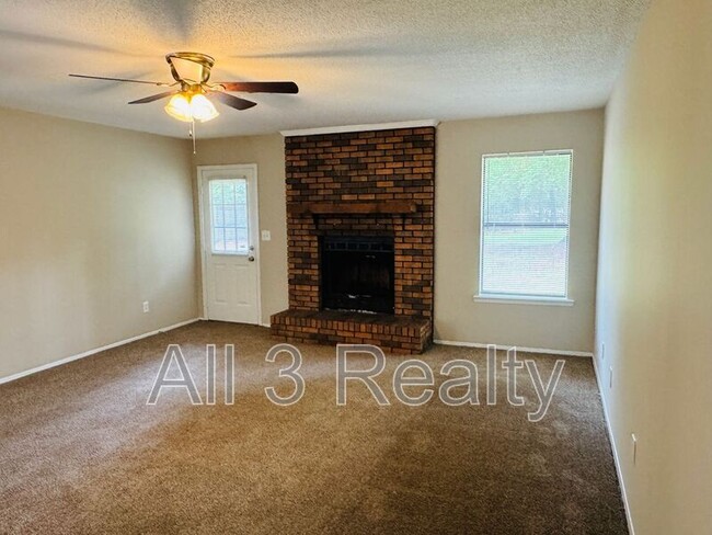 Building Photo - 4107 Beardsley Dr