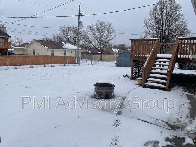 Building Photo - 7416 SW 27th St