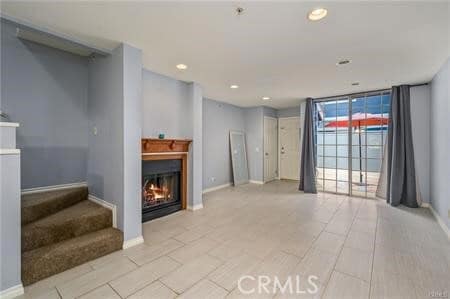 Building Photo - 211 S Redwood Ave