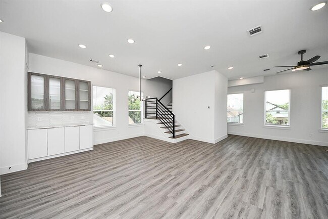Building Photo - 3604 Runnels St