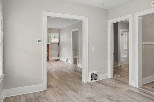 Building Photo - 630 Dayton Ave
