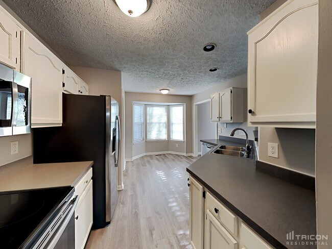 Building Photo - 753 Jaywood Dr