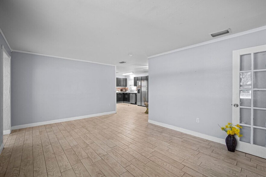 Building Photo - 818 Hampton Way