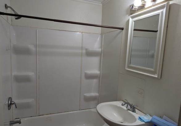Building Photo - Newly Renovated 3-Bedroom Apartment in Michigan City - $1095