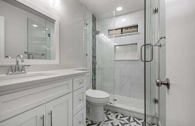 Building Photo - 9223 Ridgeland St