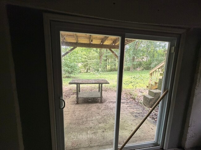 Building Photo - 1206 Treetop unit B