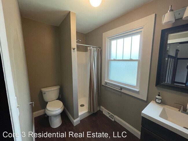 Building Photo - 3 br, 2 bath House - 803 E Grove St