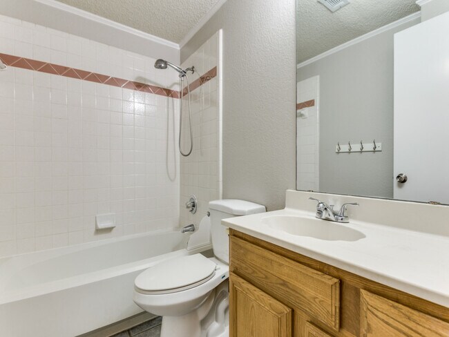 Building Photo - 7124 Summerset Dr