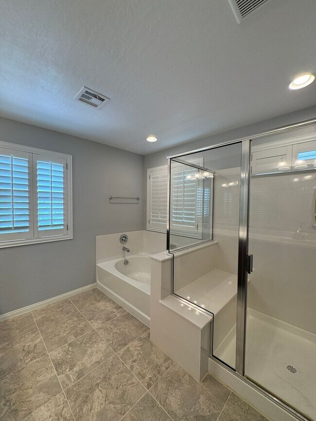 Building Photo - Beautiful Southwest Las Vegas Home in Gate...