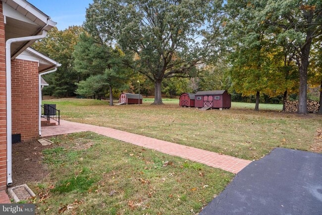 Building Photo - 21692 Potomac View Dr