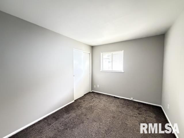 Building Photo - 2220 W Kensington Dr