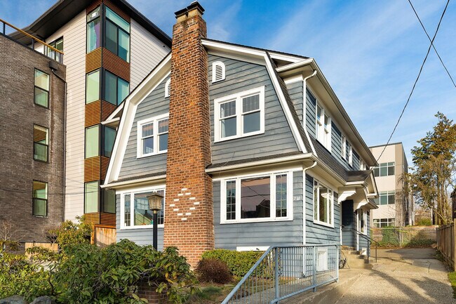 Building Photo - 710 10th Ave E