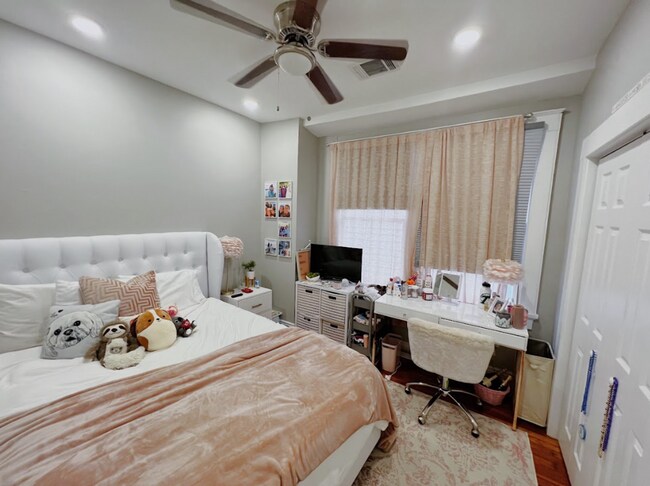 Building Photo - Charming Duplex in the Heart of Uptown New...
