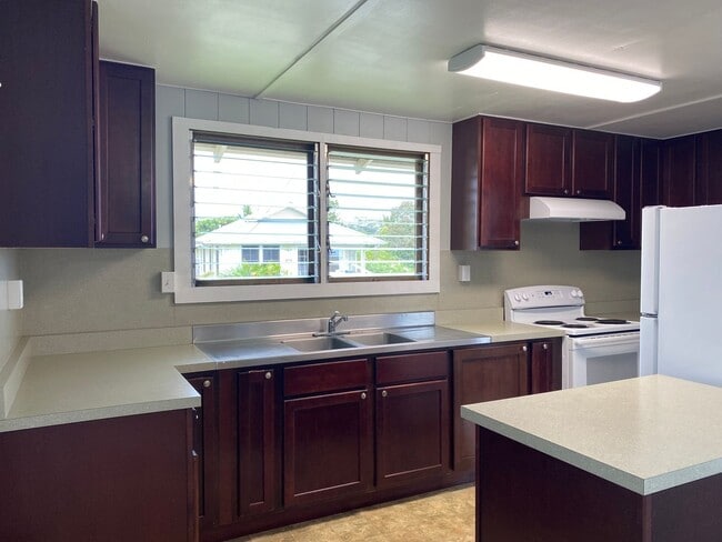 Building Photo - 123 Punahele St