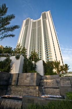 Building Photo - 2711 S Ocean Dr