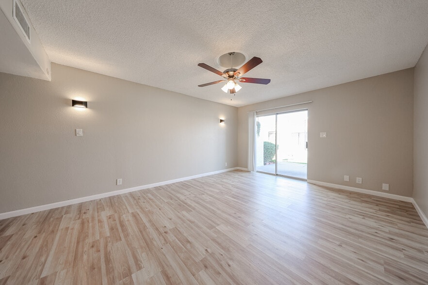 Building Photo - 6818 N 35th Ave