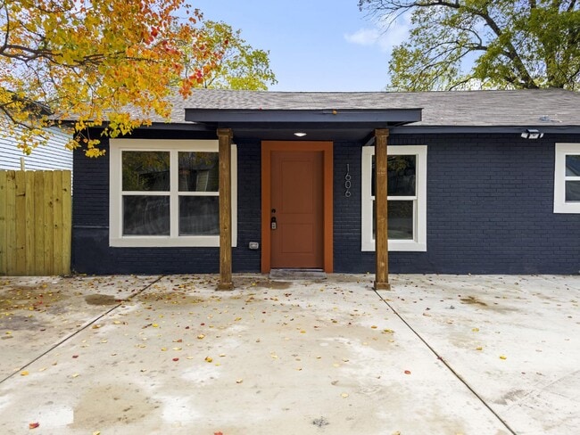 Building Photo - 1606 W Wildwood Dr