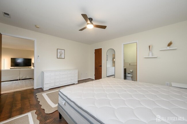 Building Photo - 4112 Birchwood Ct