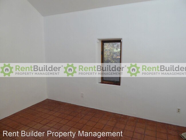 Building Photo - 3 br, 1 bath House - 2917 Santa Clara Ave. SE