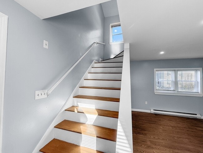 Building Photo - 2 North St