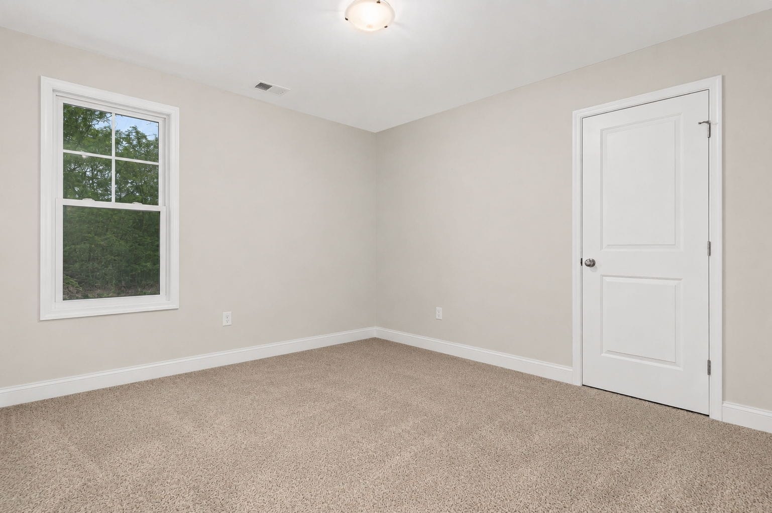 Building Photo - 1573 Helmsdale Dr