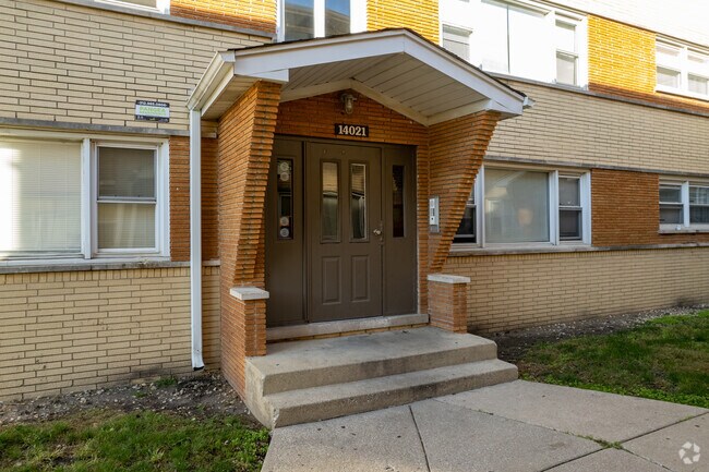 Entrance - 14021 S Tracy