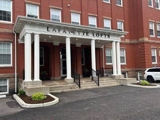 Building Photo - 34 St Joseph St