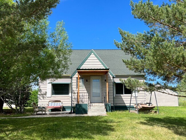 Primary Photo - Country living home