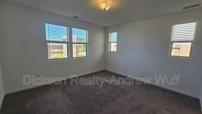 Building Photo - 401 Pasillo Ct