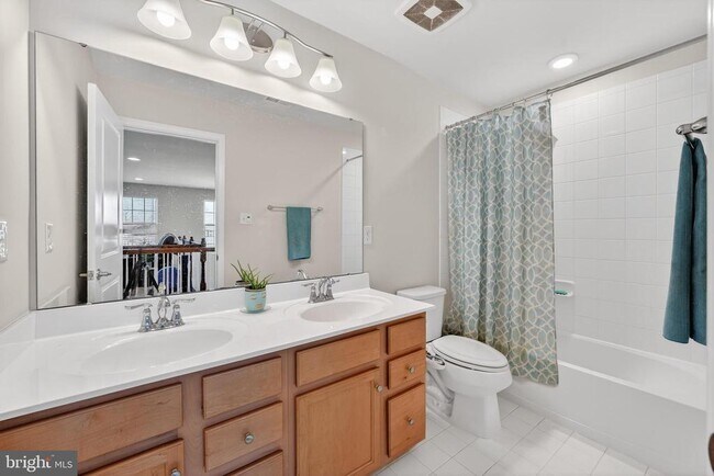 Building Photo - 40 Gina Dr