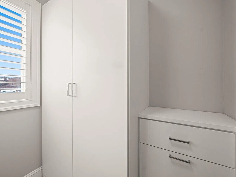 Building Photo - 605 Smedes Pl