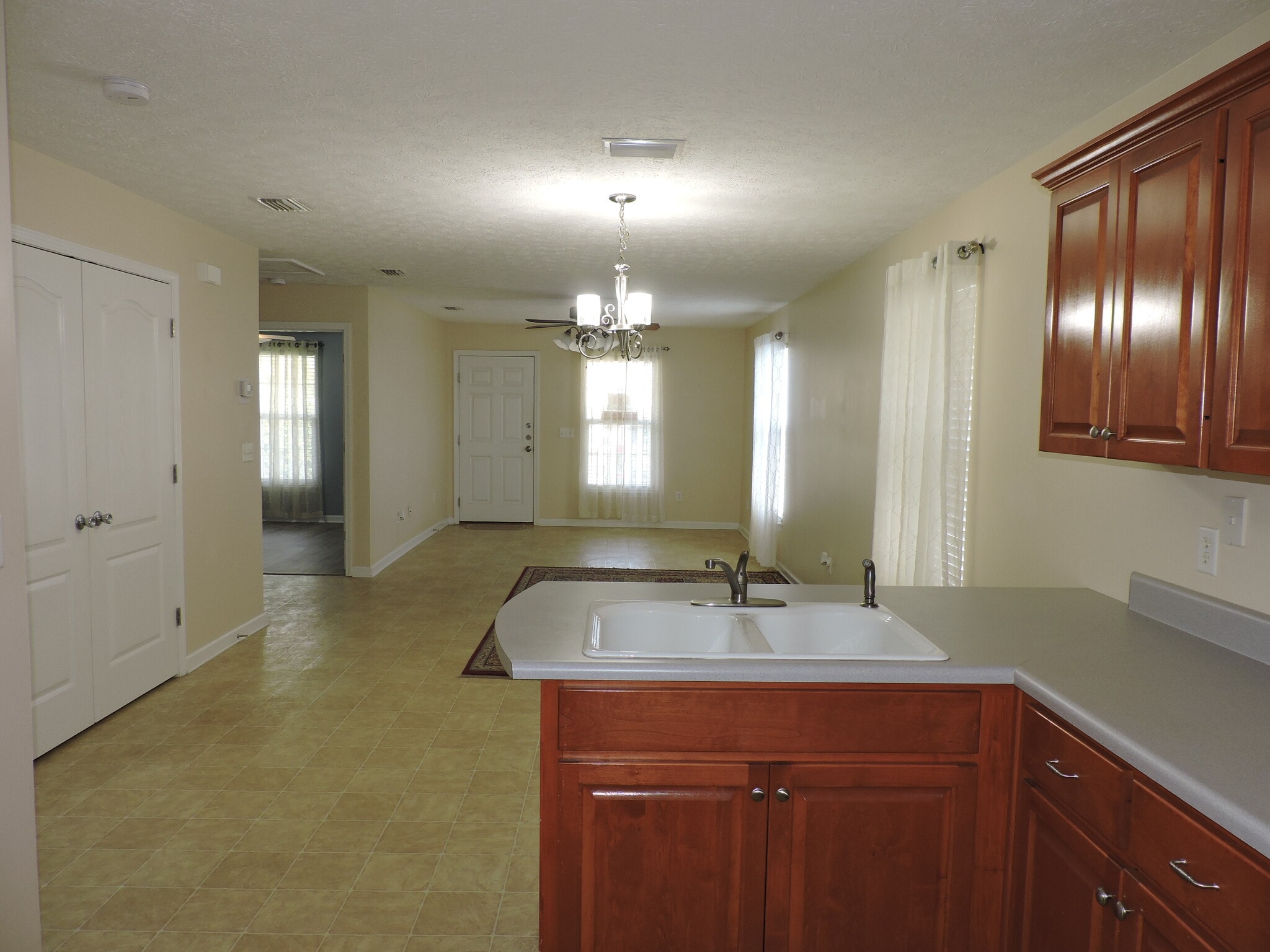 Building Photo - 121 Half Acre Ln