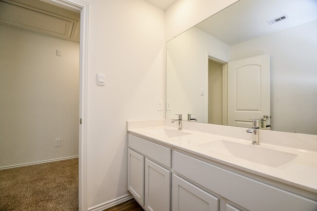 Building Photo - 6023 Ginevra Summers Dr