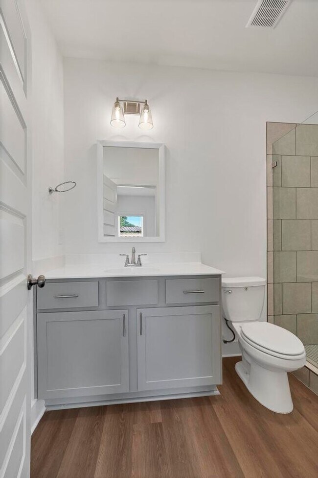 Building Photo - One Level Home with Garage and Fenced Back...