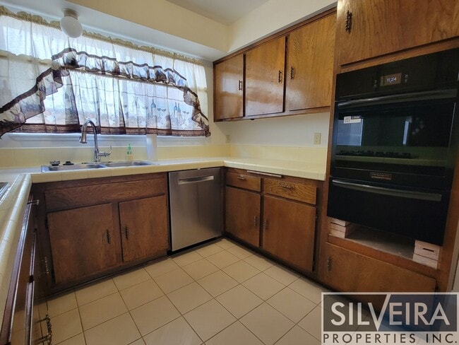 Building Photo - Charming 3 bed 2 bath home in Santa Maria